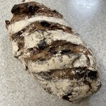 ARCADE BAKERY - 赤ワインとフルーツのカンパーニュ