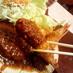 四季 - 海老フライにもデミソースがたっぷりと