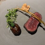 ラ・ヴァガボンド - 北海道根室の蝦夷鹿ロース、ロースのミンチ、芹の根野菜