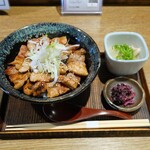 骨付豚 弌歩 - 料理写真: