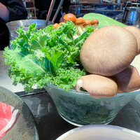 しゃぶしゃぶつかだ 渋谷スクランブルスクエア - こだわり野菜