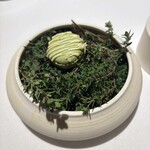 ラ・ヴァガボンド - ピスタチオのマカロン、アテモヤクリーム