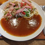 スパゲッティ・ハウス ヨコイ T-FOOD STADIUM - 『ヨコイ』のあんかけパスタ、『ミラカン』です。玉ねぎシャキシャキで、ピーマン、マッシュルーム、ベーコン、魚肉ソーセージが入った具沢山です。