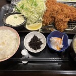 とんかつ多酒多彩 地蔵 - 牡蠣フライ（2個）とロースカツ（130g）御膳 2,180円