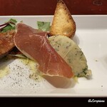 ガストロ スケゴロウ - 生ハムとハーブ入りの芋ピューとバケット