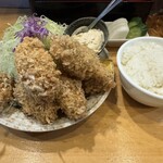とんかつ かつ壱 - 牡蠣は大きめです