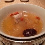 Chinese Suiyo - 白木耳蒸排骨汤