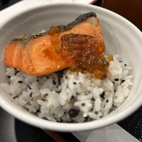 和食處　雲海 - 鮭いくら丼