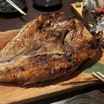 地酒と道産食材 一笑 - キンキの炭火焼き（身側）