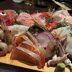 地酒と道産食材 一笑 別邸 - お刺身盛り合わせ　分厚い切り身が最高！