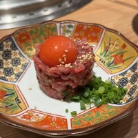 肉の山翔 - レアステーキユッケ風