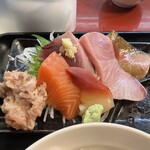 海鮮食事処 いしざき - お刺身の盛り合わせ