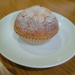 2/7 kitchen BAKERY - ブリオッシュクリームパン