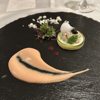 ロジェ ドール - ホタテ貝のムース　蟹とキャビアが載ってます。