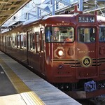 277158487 - 軽井沢駅に停車中の『ろくもん』