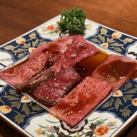 焼肉エクセレント 銀座店 - 撮影前に、お肉１枚焼いてしまいました笑