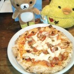 窯右衛門 - ポルチーニ茸と生ハムのピッツア。