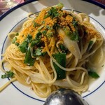 ラ・ベファーナ - しらすと九条ねぎ、ボッタルガ（からすみ）"スパゲッティーニ"(お勧め)@¥1,650