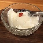 マダムアンホームキッチン - 杏仁豆腐　美味かった