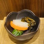 とんかつ ばんぶー - お新香。