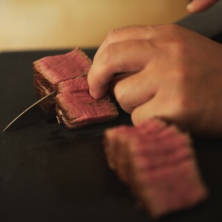 肉を味わうためだけに生まれた、最強のヒレカツサンド