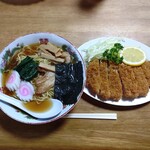 香取肉店 - ラーメンと豚カツ（600円＋500円）