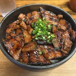 炭焼豚丼 豚野郎 - 