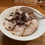 極汁美麺 umami - ◆ (限定)山形豚吊るし焼き薫香醤油まぜそば
      　（1,300円）