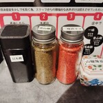 シビカラ担々麺 澤田商店 - 卓上薬味