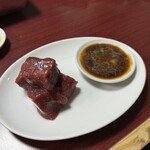 焼肉幸泉 - 赤身角切　