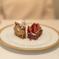 アピシウス - シュークリームパリブレストはラム酒がかかっており、鼻から広がる香りと味。最後に衝撃を与えてくれます。