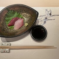寿司と日本料理 銀座 一 - お造りは、カンパチとマグロ赤身