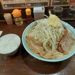 ロクゴーガッツ - やたら肉塊(味噌大盛)&小ライス…。