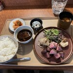 炭焼きステーキHIUCHI - 和牛赤身ステーキ100g  1500円