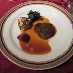 277197625 - 牛フィレ肉のシャリピン仕立て黒胡麻風味 トリュフ風味のポムドフィノワーズを添えて