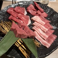 近江うし 焼肉 にくTATSU 青山本店 - 