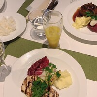 37 Steakhouse & Bar - 