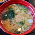 まるわ食堂 - 優しい出汁感の味噌汁