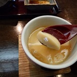 竜門 - 上に半透明名なトロミある餡が載せられ
卵液に味醂な甘みあるお上品な味わい

何だか玉子の味わいに軽く濃厚さを感じる
玉子も良い品を使ってそうだなあ