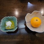 竜門 - ◯デザート
オレンジジュース（チェリオっぽい❔）のゼリーに
ホイップクリームが載せられていた

そしてサービスでみかんを貰った♪