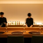 鮨 翠華 - お酒も日本酒もたくさんありますので気軽にお声かけしてください