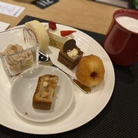 フォルク キッチン オールデイダイニング  - 