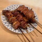 カミヤ - もつやきは5本ずつ提供かな