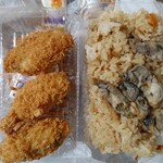 スガキヤ 岡崎北アピタ店 - 牡蠣フライ３つずつと牡蠣飯を持ち帰りで買って来ました。