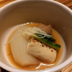 粋月 - ④炊合せ
      アンコウ、湯葉、蕪