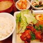 パルファン - 本日のごはん　副菜はポテサラのワンタン揚げ