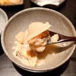 くろ﨑 - 下にシャリと煮蛤の出汁