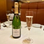 ベンジャミンステーキハウス 六本木 - 乾杯ドリンク：グラスシャンパーニュ
                                H. Blin Charles Vercy Cuvée de Réserve Brut Champagne