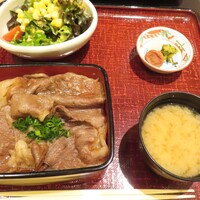 荒井屋 そごう横浜店 - 仙台黒毛和牛のサーロインすき焼き重