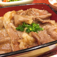 荒井屋 そごう横浜店 - 仙台黒毛和牛のサーロインすき焼き重